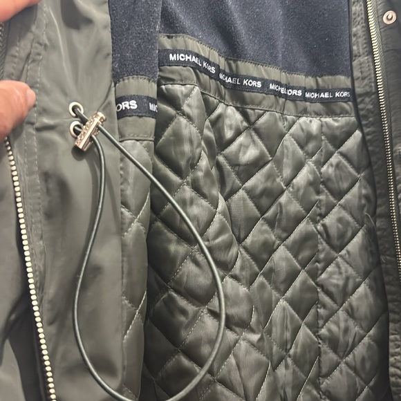 Authentic NWOT Michael Kors jacket . Very Nice & warm. - Picture 5 of 13